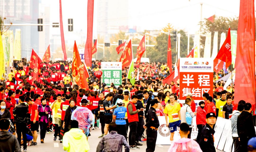 万名跑者集结！2018邳州国际半程马拉松今日开跑